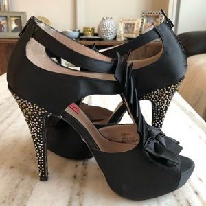 Betsey Johnson Christmas NYE Black Sandals